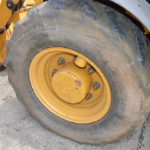 CAT 432E Premier (front left wheel)