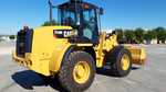 CAT 914M (right rear side)